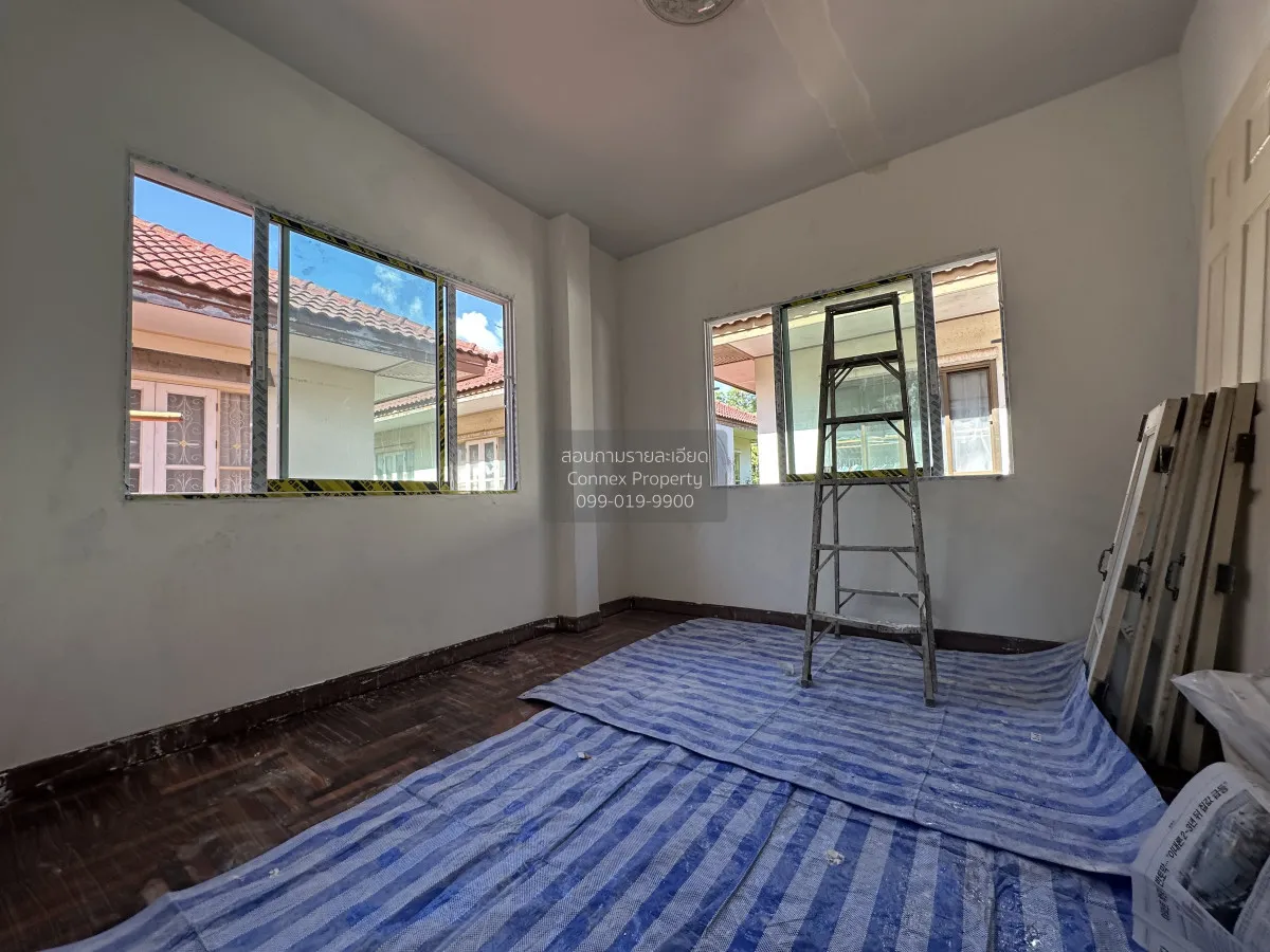 For Sale House , Ek Siam Village , corner unit , Khlong Yong , Ph