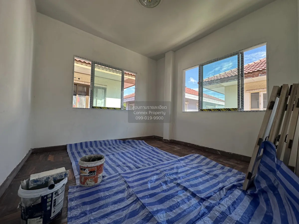 For Sale House , Ek Siam Village , corner unit , Khlong Yong , Ph