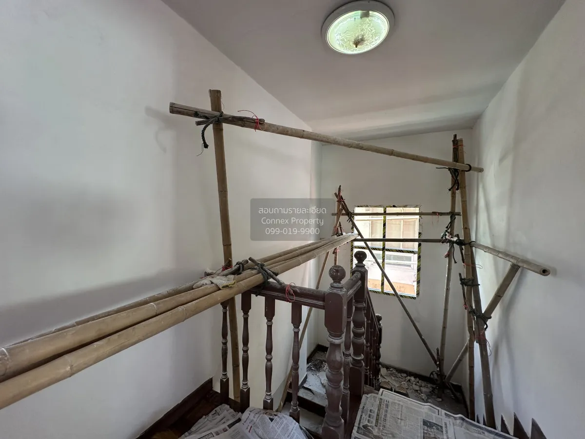 For Sale House , Ek Siam Village , corner unit , Khlong Yong , Ph