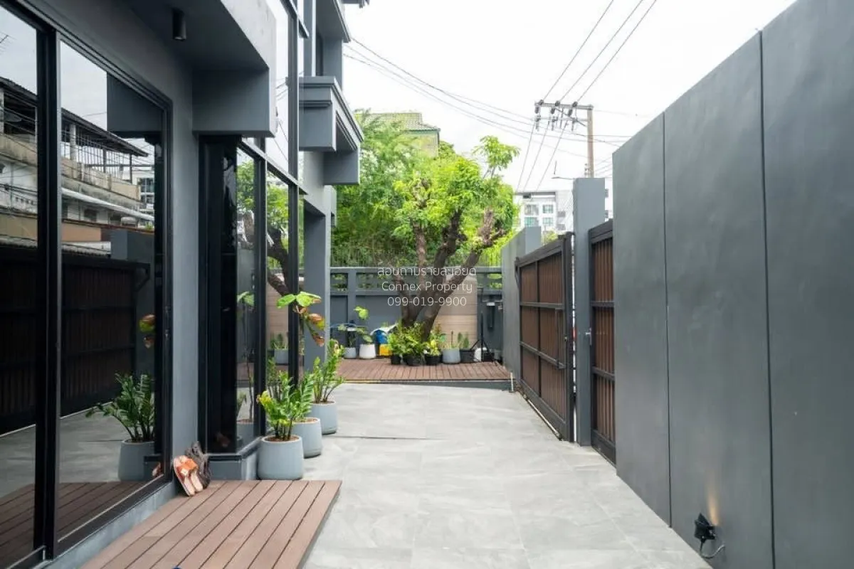 เช่าโฮมออฟฟิศ พูลวิลล่า ลาดพร้อม วังทองหลาง เขต ลาดพร้าว กรุงเทพ 