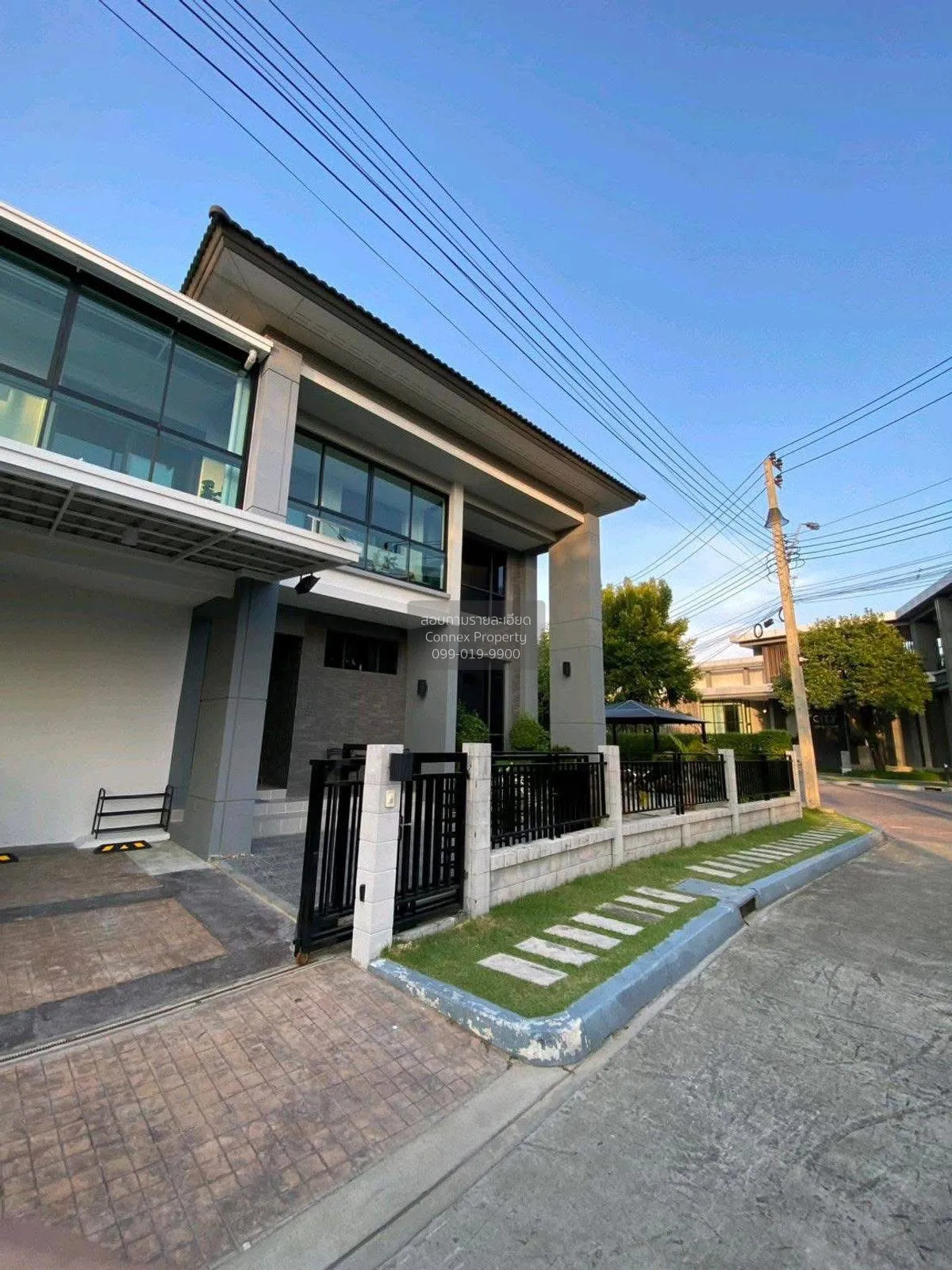 For Sale House , The City Pattanakarn , corner unit , Prawet , Pr 2