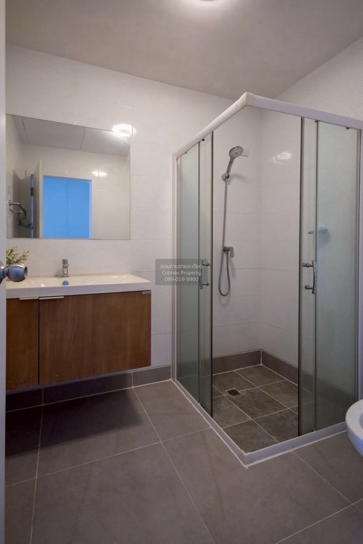 For Sale 3-story townhome in Patio Ngamwongwan 47 (Chinkhet 2)  ,