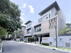(NEW) บ้านหรู 3 ชั้น ติดถนนใหญ่ พร้อมลิฟต์ในตัว วิวสวน แกรนด์ บางกอก บูเลอวาร์ด ราชพฤกษ์ - พระราม 5  CX-160998