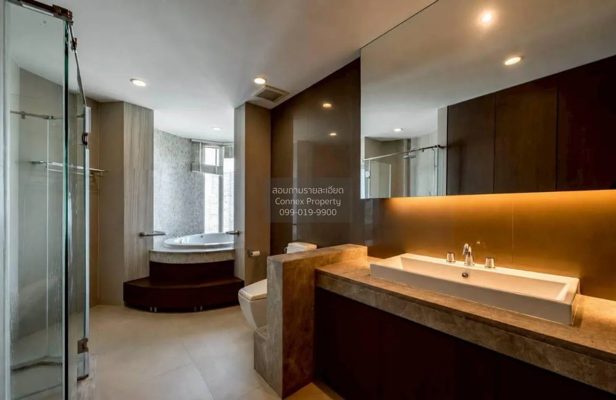 For Sale Condo , Watermark Chaophraya River , nice view , high fl