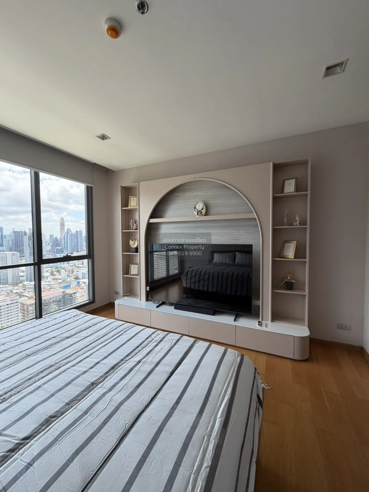 For Rent Condo , Hyde Sukhumvit 13 , high floor , corner unit , B