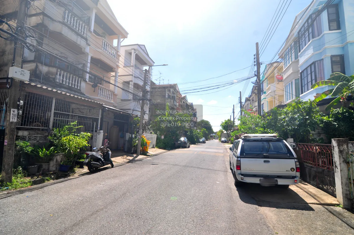 ขายทาวโฮมสามชั้น ลาดพร้าว 101 ซอย 54  คลองจั่น เขต บางกะปิ กรุงเท