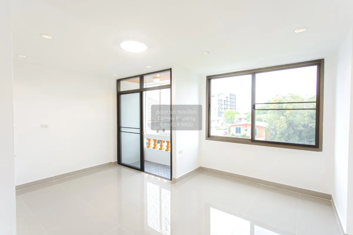 ขายทาวน์โฮม 4 ชั้น สวรรค์วิถี (สุทธิสารวินิจฉัย) เขต ห้วยขวาง  กร
