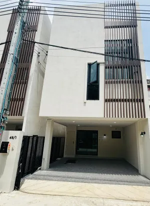 For Rent Townhouse/Townhome  , Oak House Sukhumvit 101/1 , BTS-Punnawithi , Bang Chak , Phra Khanong , Bangkok , CX-161604