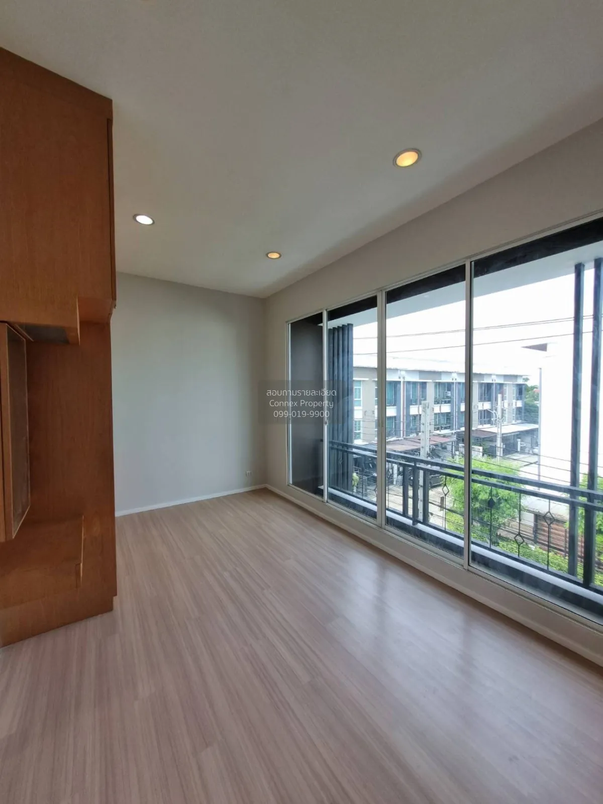 For Sale Townhouse/Townhome  , BAAN KLANG MUANG CHOKCHAI 4 , wide