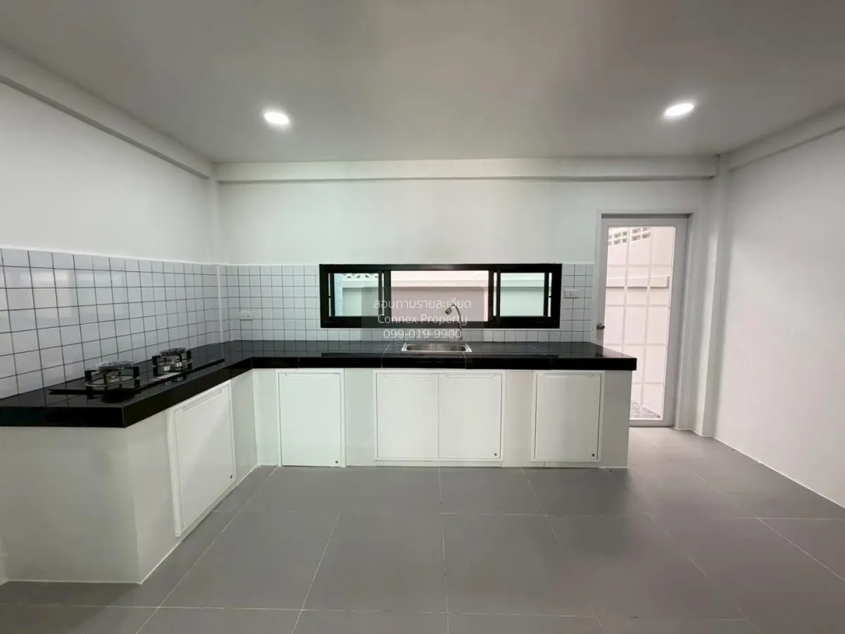 For Sale Townhouse/Townhome  , Saranon House , newly renovated , 