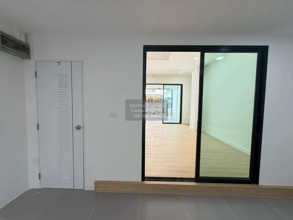 For Sale Townhouse/Townhome  , Saranon House , newly renovated , 