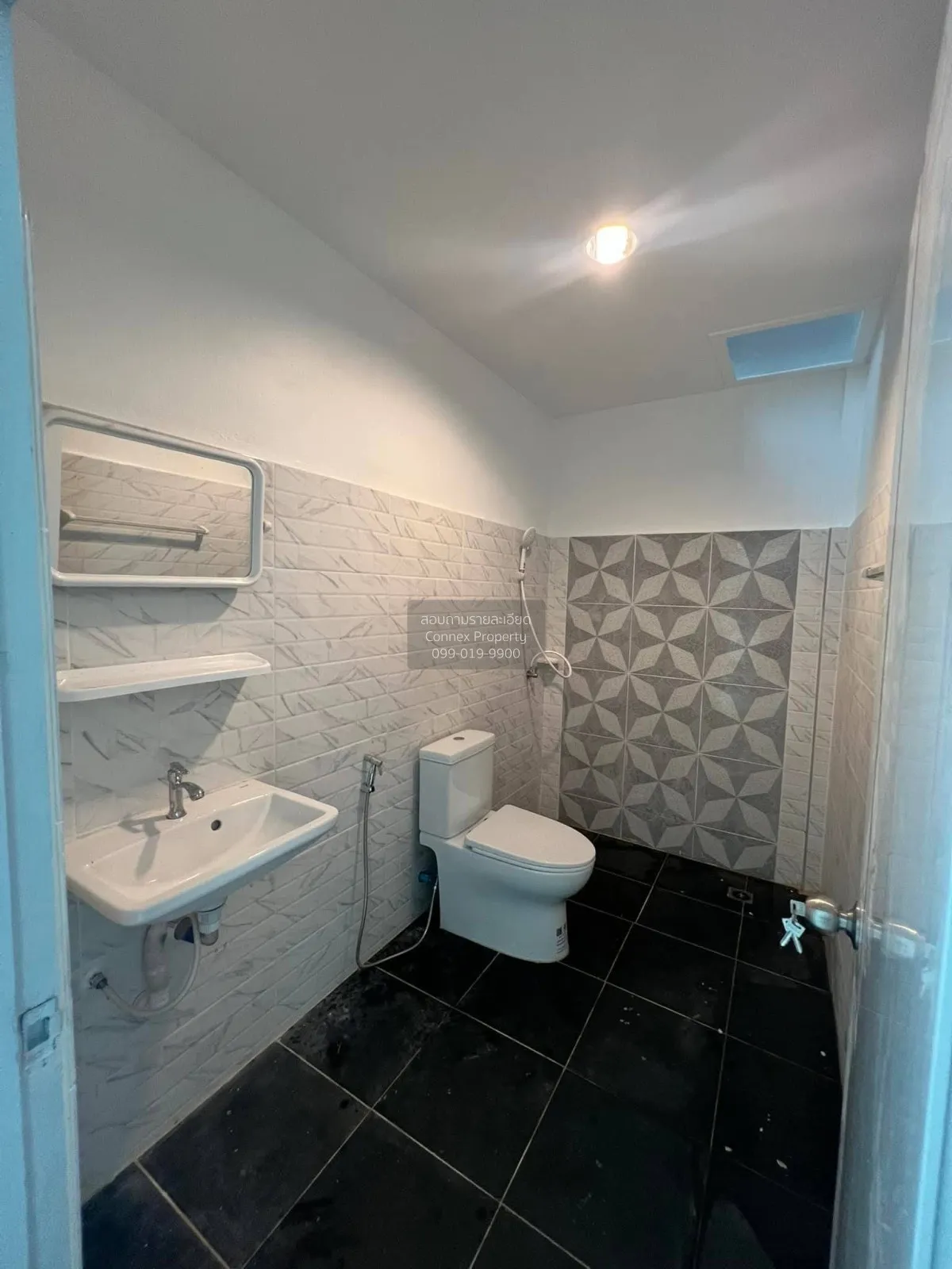 For Sale Townhouse/Townhome  , Narisara khong 11 , newly renovate