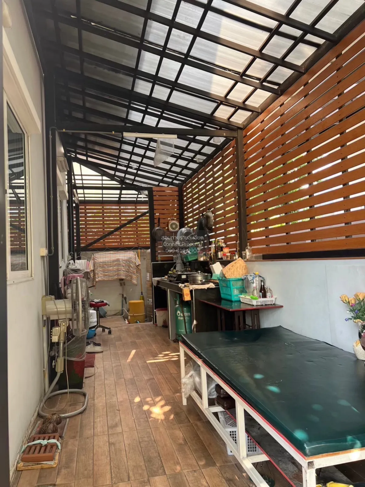 For Sale Sena Park Ville Ramindra - Wongwaen , corner unit , Khan