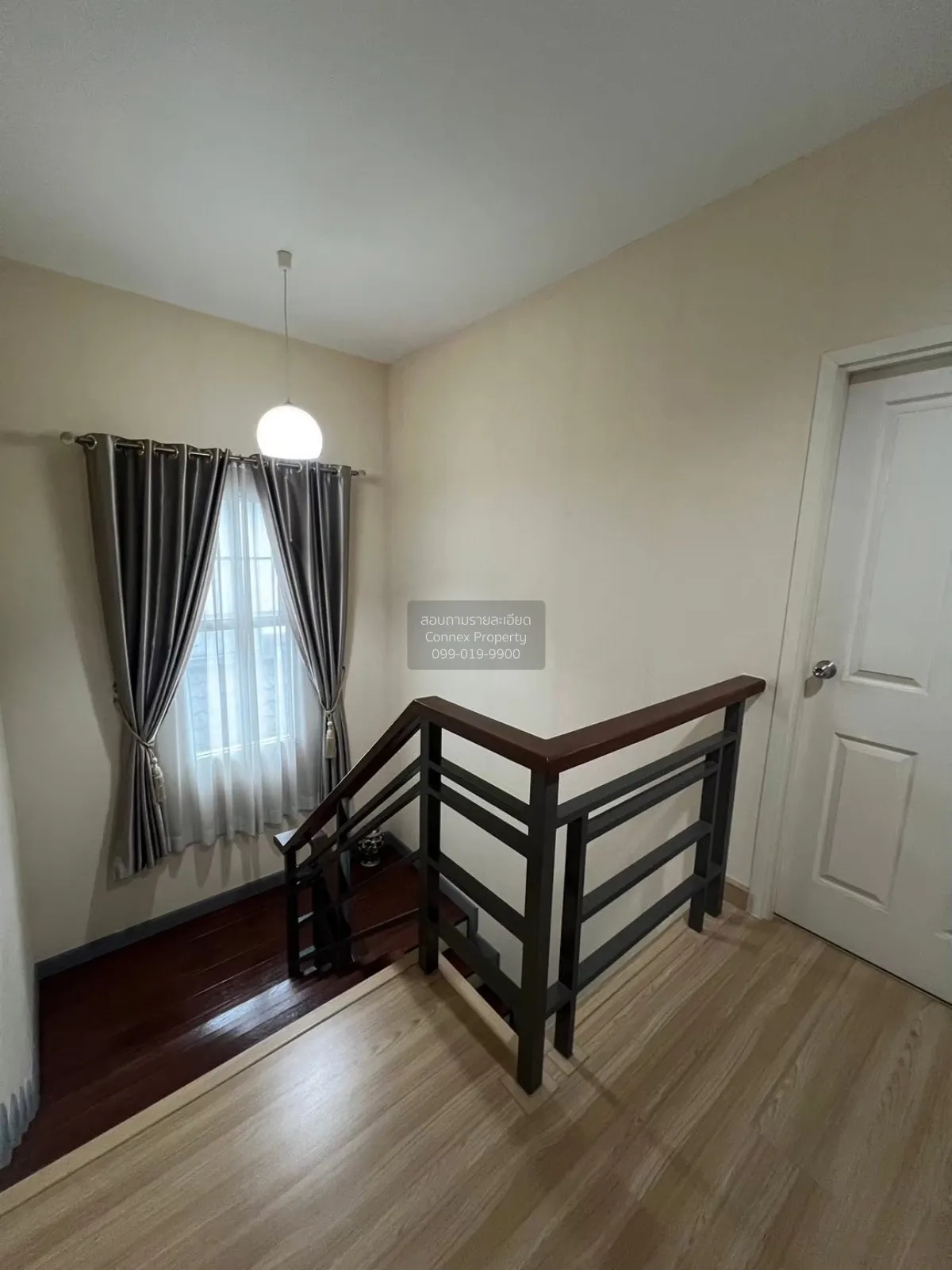 For Sale Sena Park Ville Ramindra - Wongwaen , corner unit , Khan