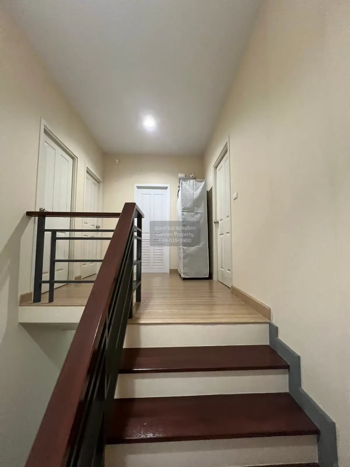 For Sale Sena Park Ville Ramindra - Wongwaen , corner unit , Khan