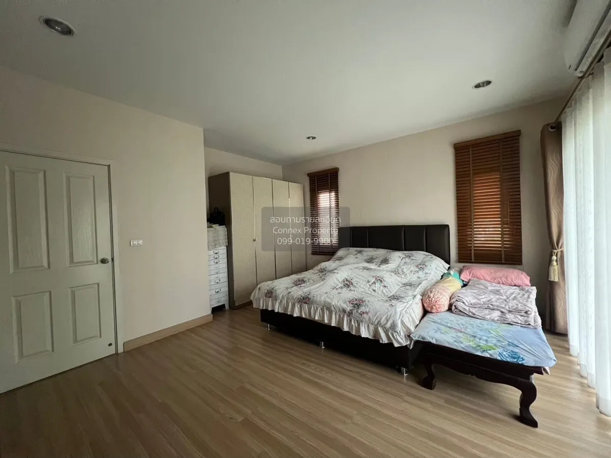 For Sale Sena Park Ville Ramindra - Wongwaen , corner unit , Khan