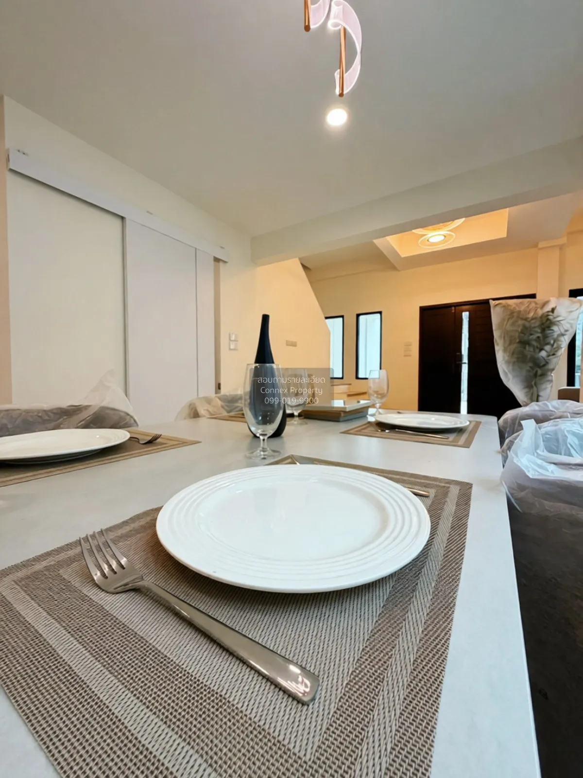 ขายทาวน์โฮม 3 ชั้น รีโนเวทใหม่ นาคนิวาส 48 ลาดพร้าว เขต ลาดพร้าว 