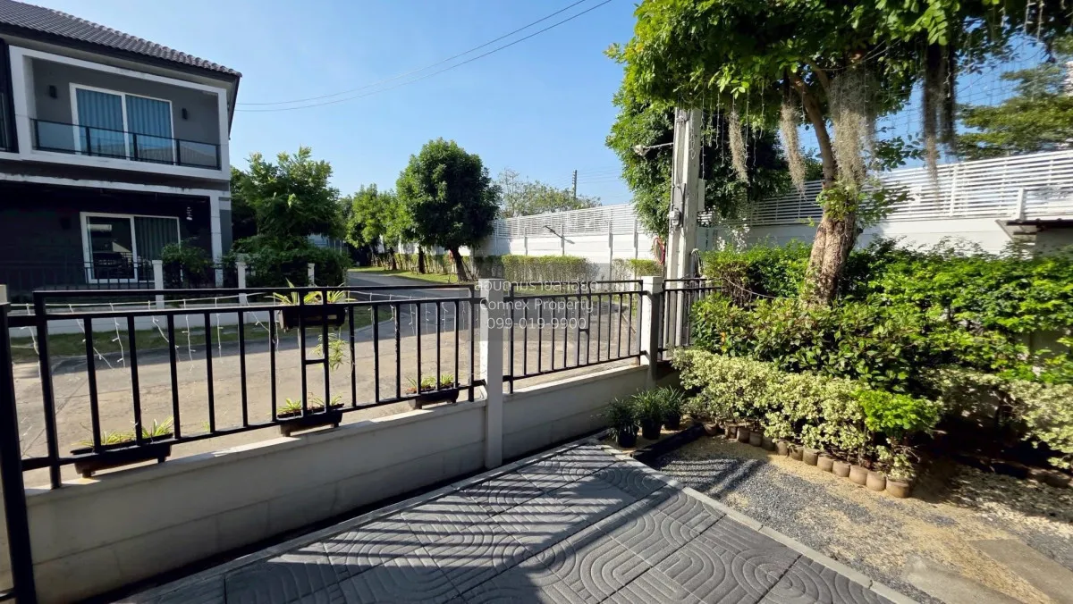 For Sale House , Centro Rama 9 - Motorway , corner unit , wide fr