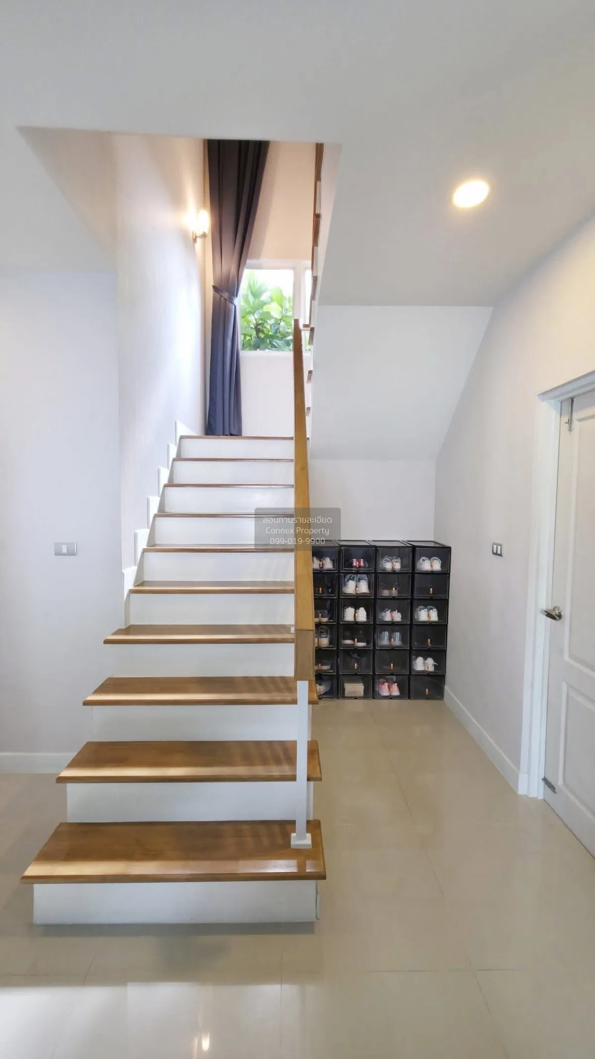 For Sale House , Centro Rama 9 - Motorway , corner unit , wide fr