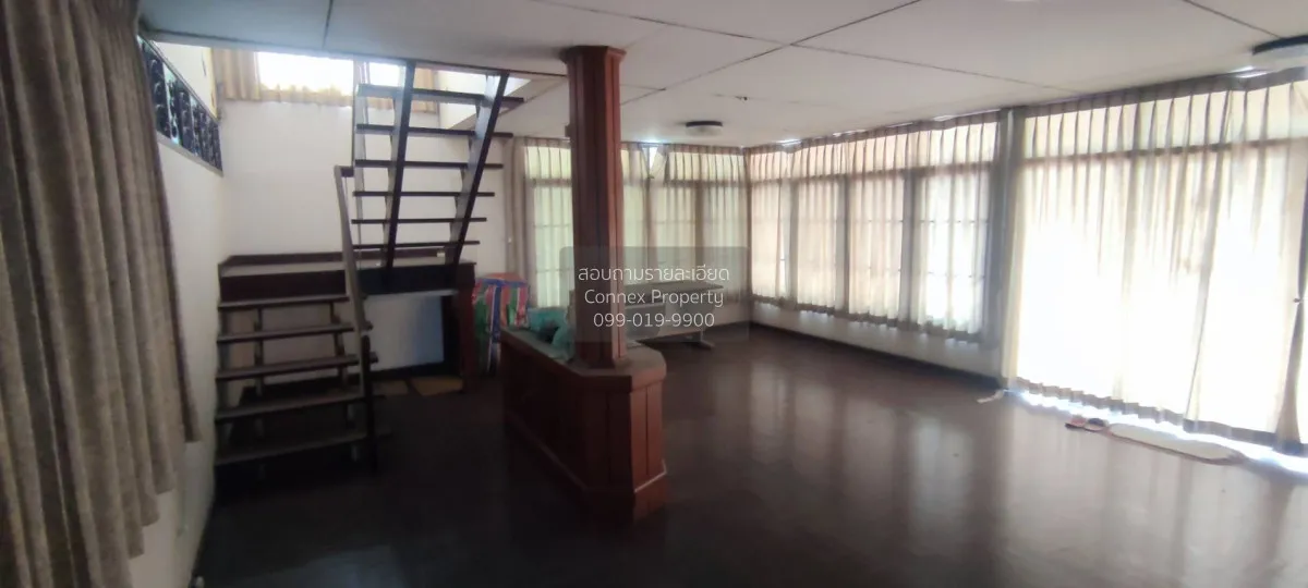 For Rent Custom-built detached house, Soi Ladprao 57. , Saphan So
