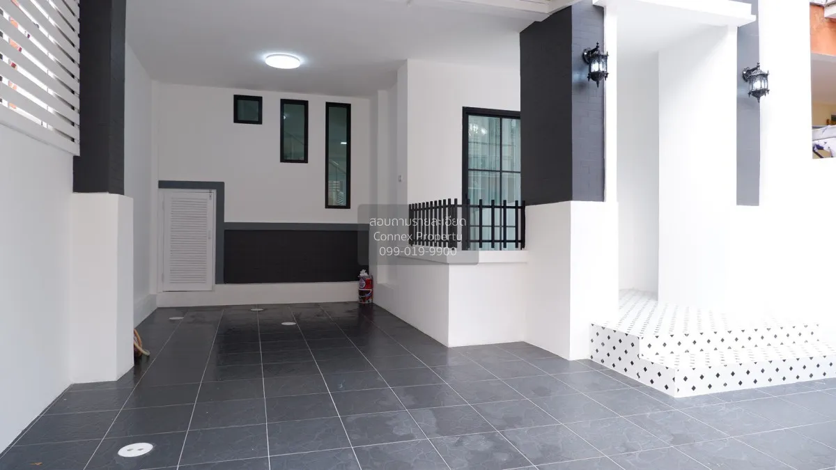 For Sale Townhouse/Townhome  , Baan Warangkun Leab Khlong Song ,  2