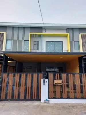 For Sale Townhouse/Townhome  , The Connect Pattanakarn 38 , MRT-Kelantan , Suan Luang , Suan Luang , Bangkok , CX-162490