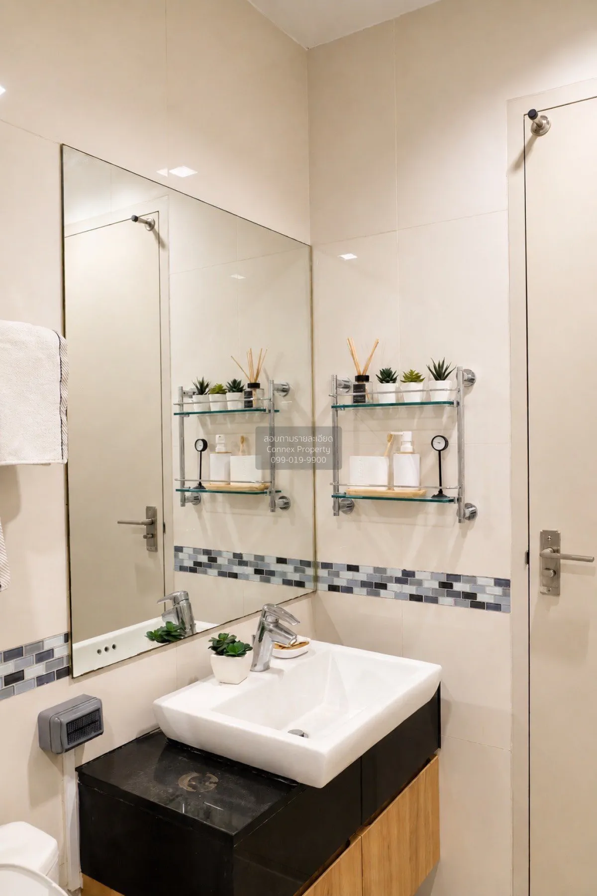 For Rent Condo , Ideo Q Phayathai , high floor , corner unit , wi