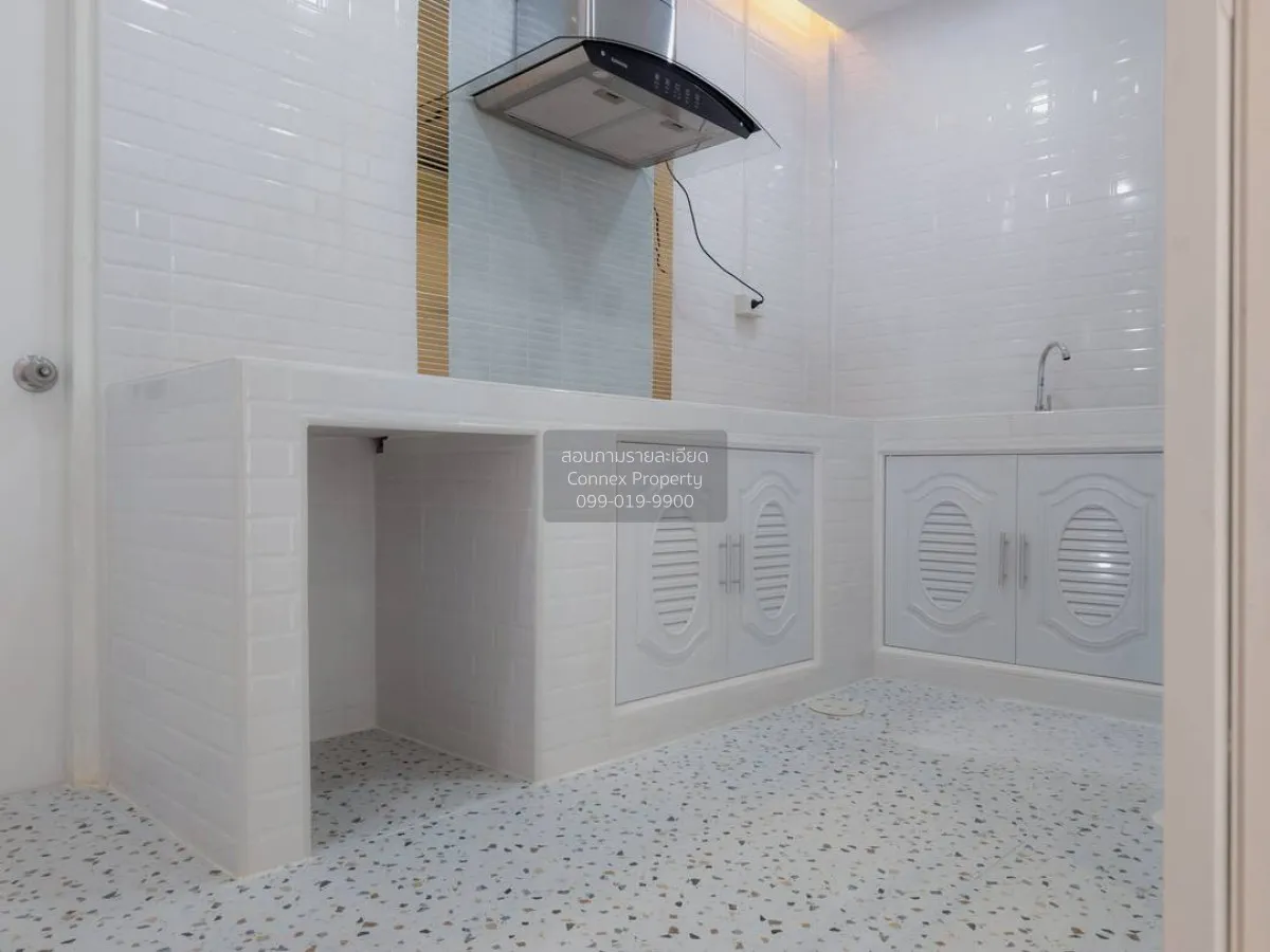 For Sale Townhouse/Townhome  , Baan Piya Wararom 3  , newly renov