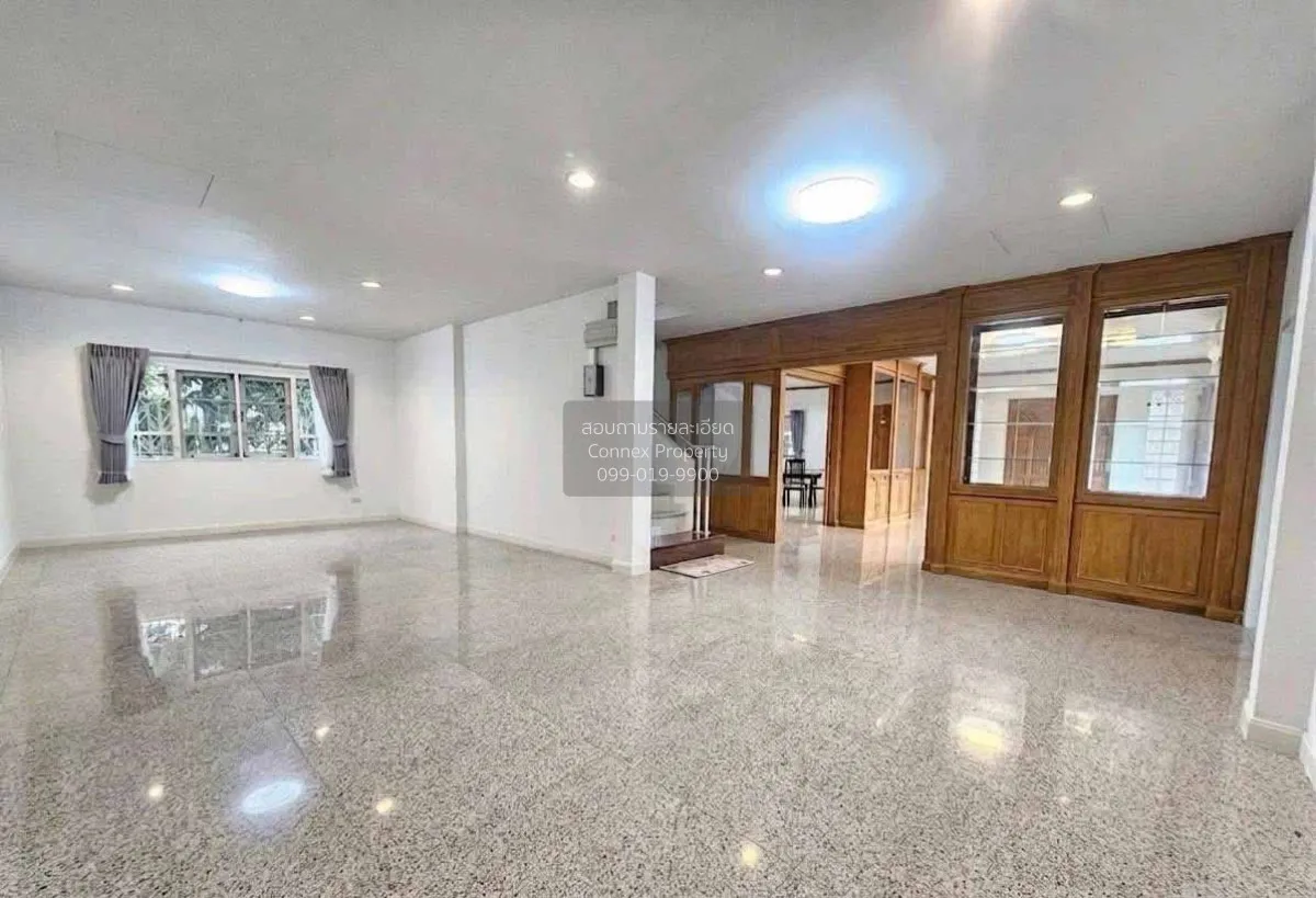 For Sale House , Baan Suan Dok Mai , wide frontage , Salathammaso 3