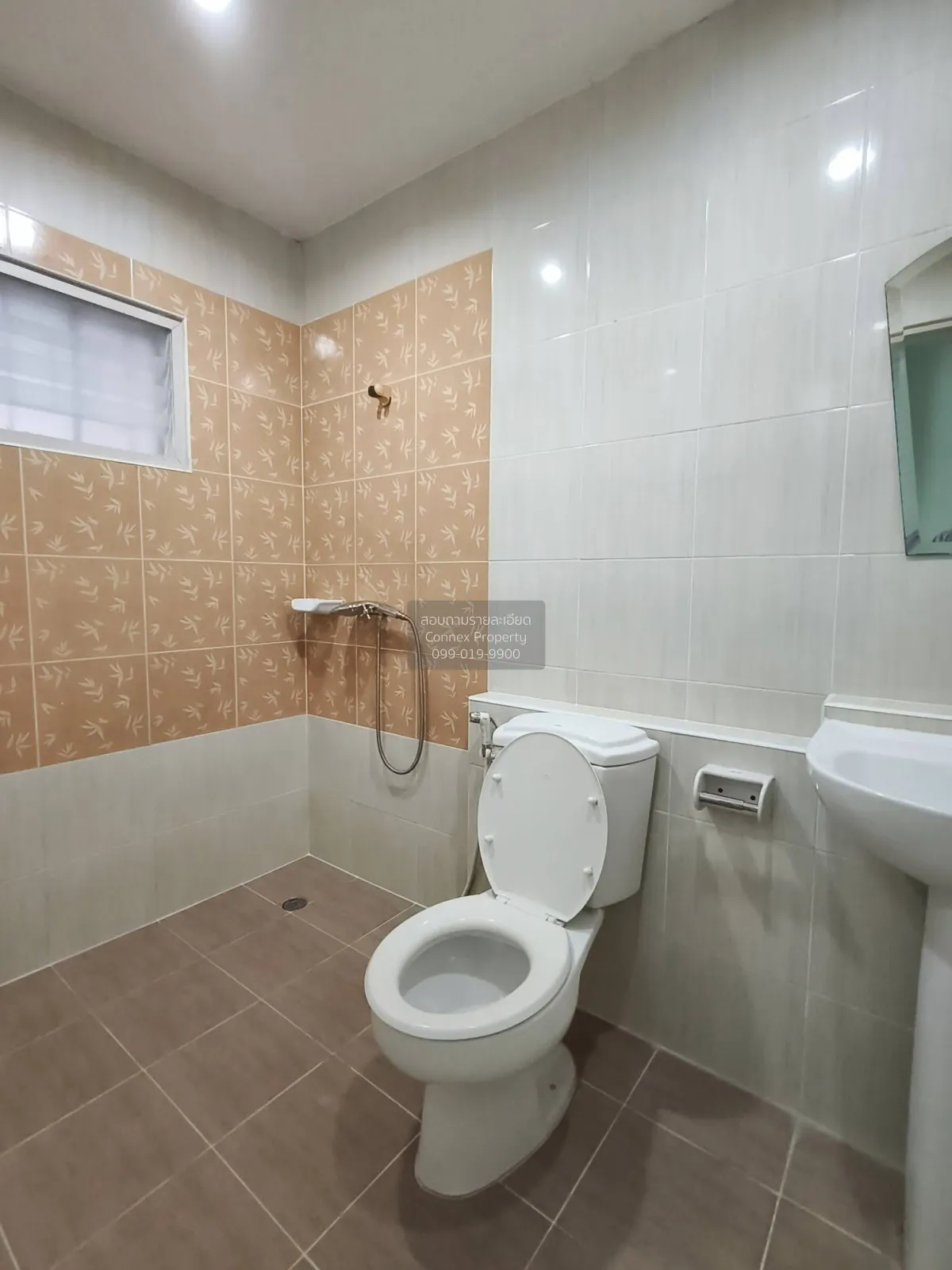 For Rent Townhouse/Townhome  , Baan Paisarn 11/1 , Samae Dam , Ba