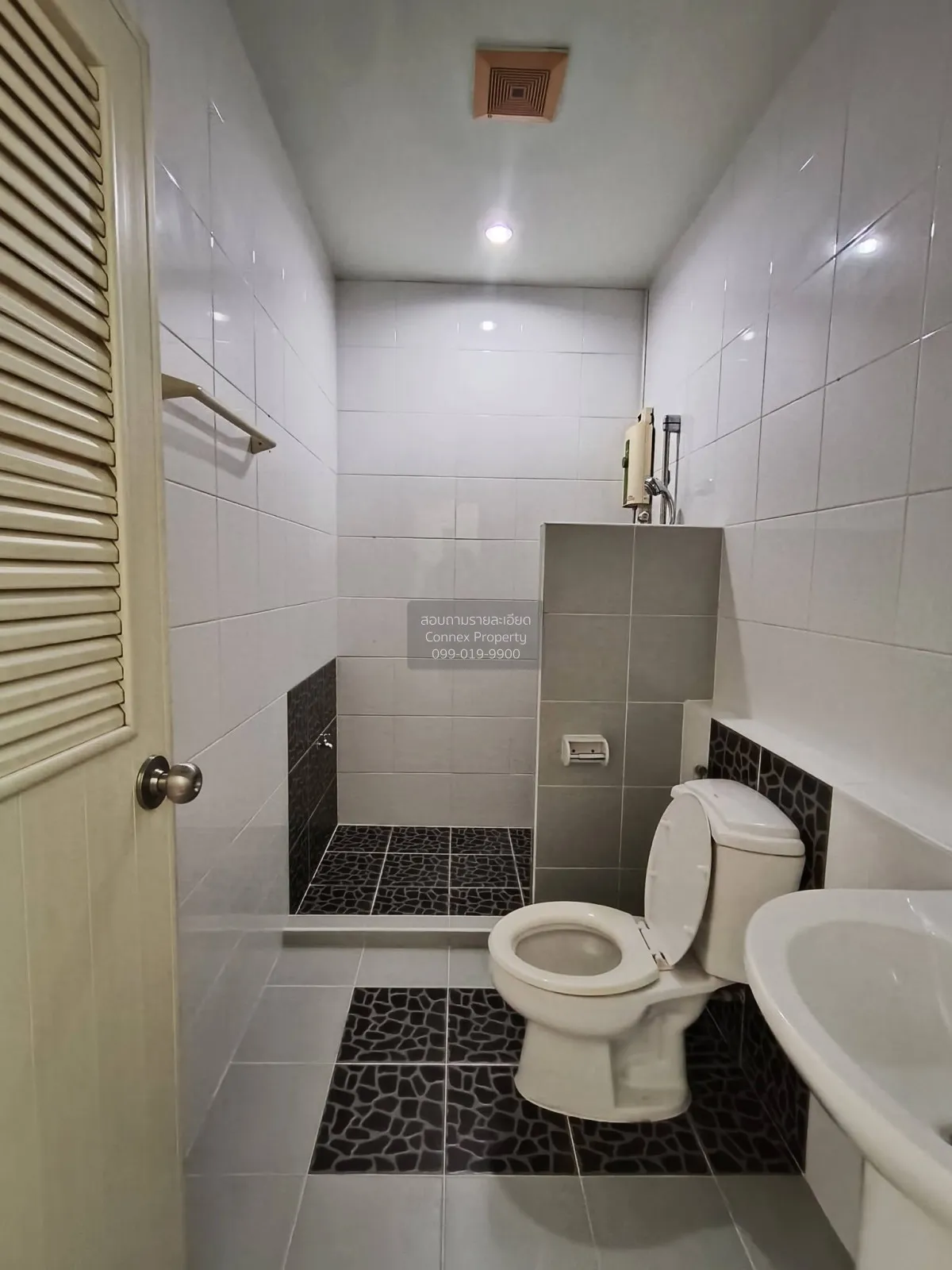 For Rent Townhouse/Townhome  , Baan Paisarn 11/1 , Samae Dam , Ba