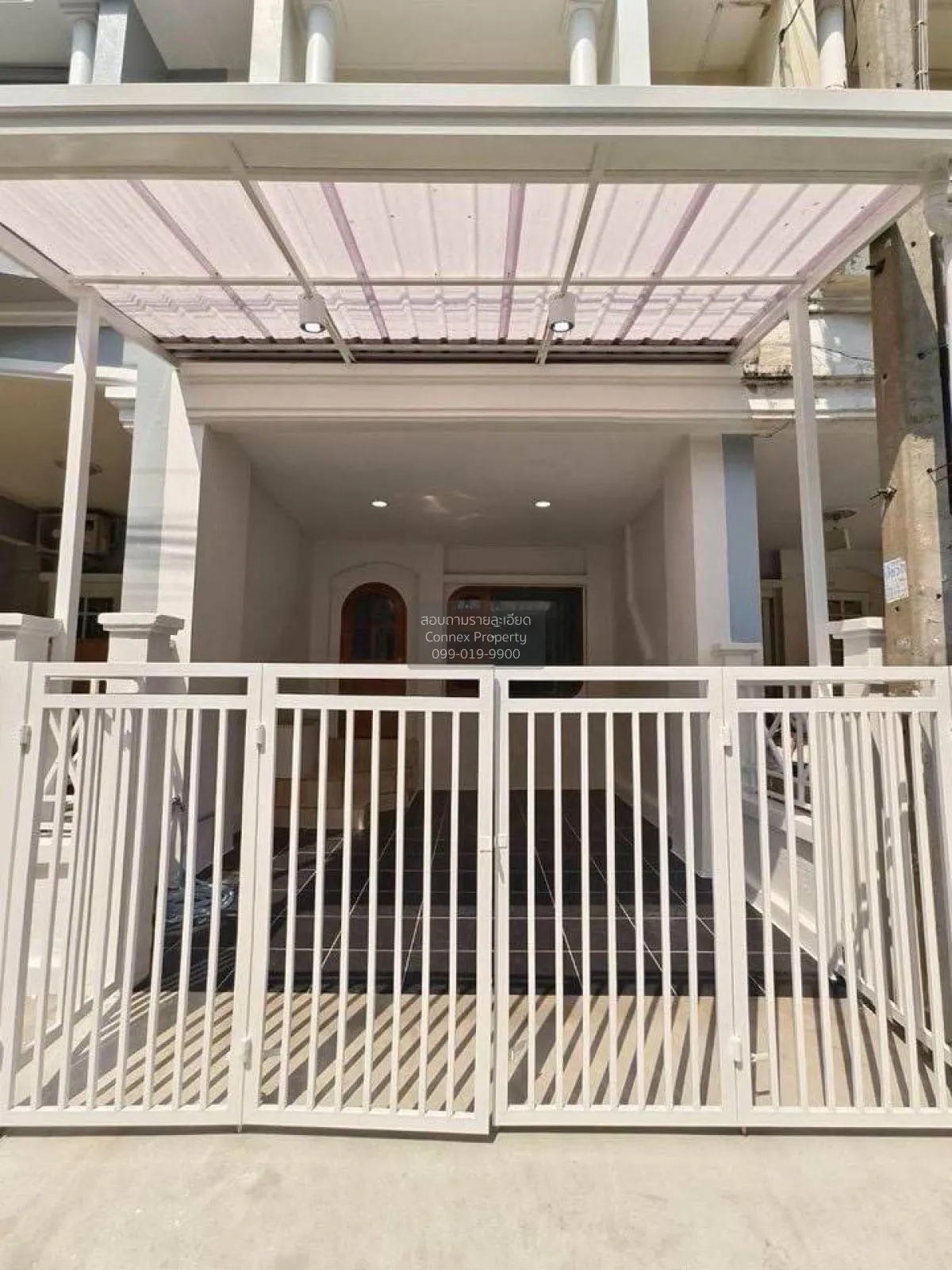 For Sale Townhouse/Townhome  , Nanthana Garden Maneerin Lake and  1
