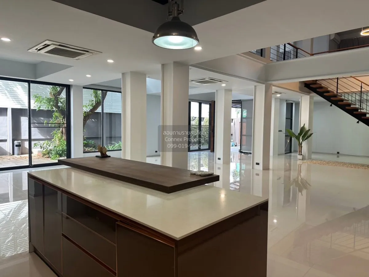 ขายบ้านเดี่ยว 3 ชั้น พร้อมสระว่ายน้ำ สุขุมวิท 71/26 คลองตันเหนือ 