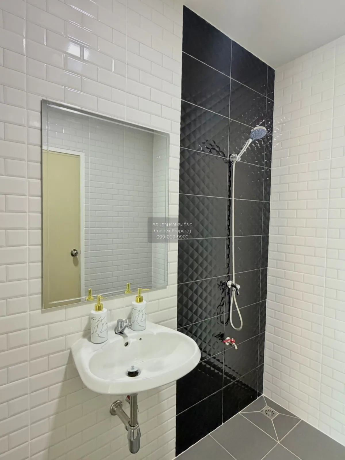 For Sale Townhouse/Townhome  , Baan Piyawararom 1 , Bang Bua Thon