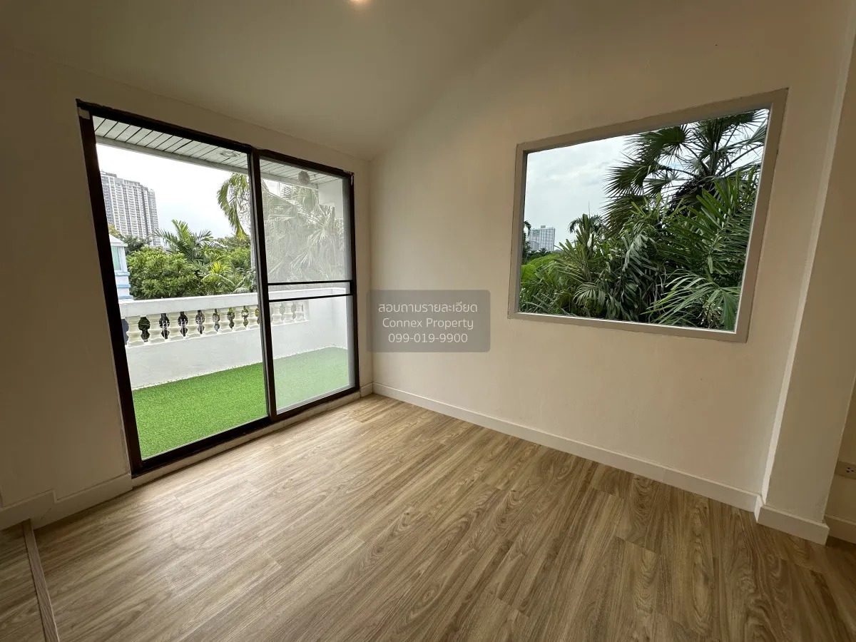 For Rent Townhouse/Townhome  , Kretkaew  Rattanathibet 26 , corne