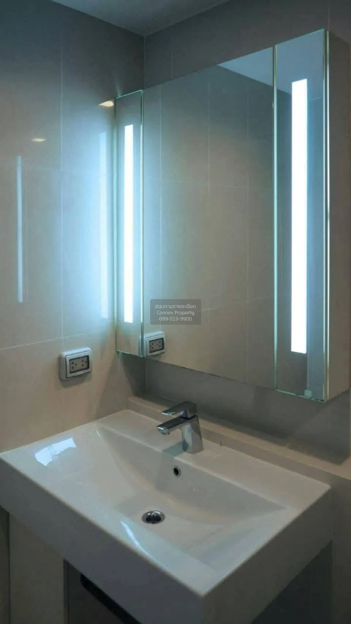For Rent Condo , Q House Sukhumvit 79 , corner unit , BTS-On Nut 