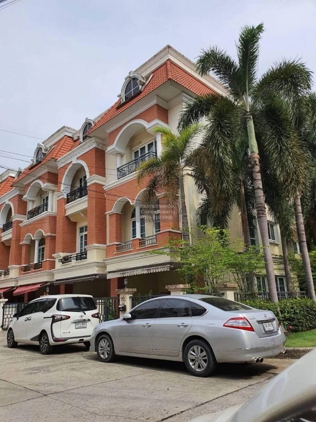For Rent Townhouse/Townhome  , Casa City Ladprao , corner unit ,  1