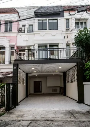 For Rent Townhouse/Townhome  , Baan Klang Muang British Town Srinakarin , wide frontage , MRT-Siri Sri-Lasalle , Bang Phueng , Bang Kaeo , Samut Prakarn , CX-163745