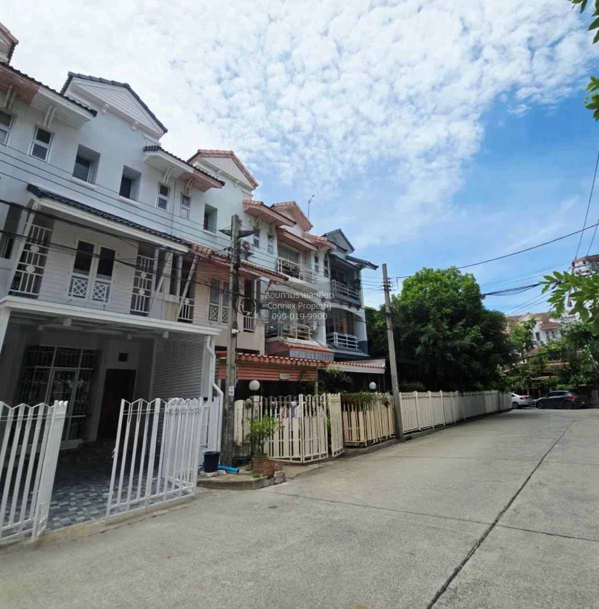ขายทาวน์เฮ้าส์/ทาวน์โฮม  บ้านริมสวน ดอนเมือง รีโนเวทใหม่ สีกัน เข 2