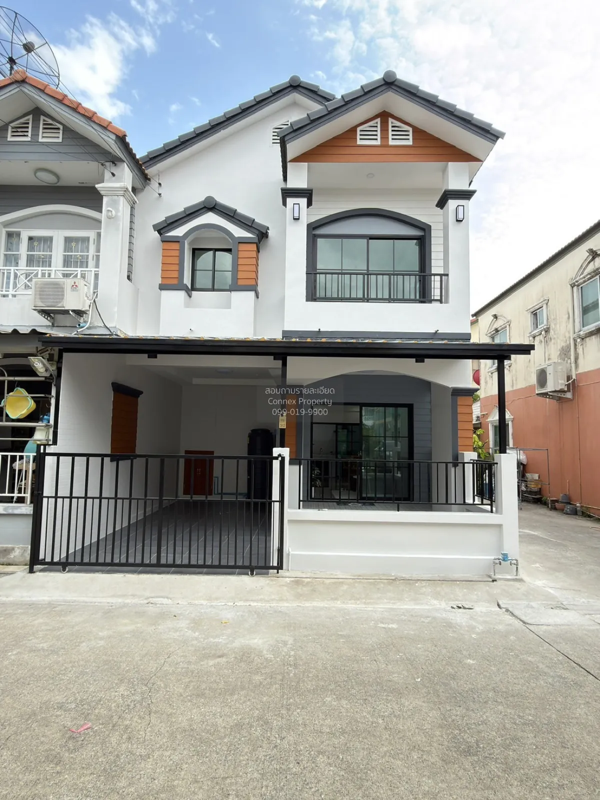 For Sale Townhouse/Townhome  , Silpakarn Park 5  Wongwaen - Ratta 1