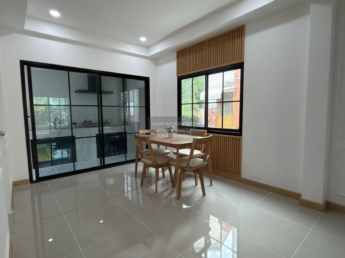 For Sale Townhouse/Townhome  , Silpakarn Park 5  Wongwaen - Ratta