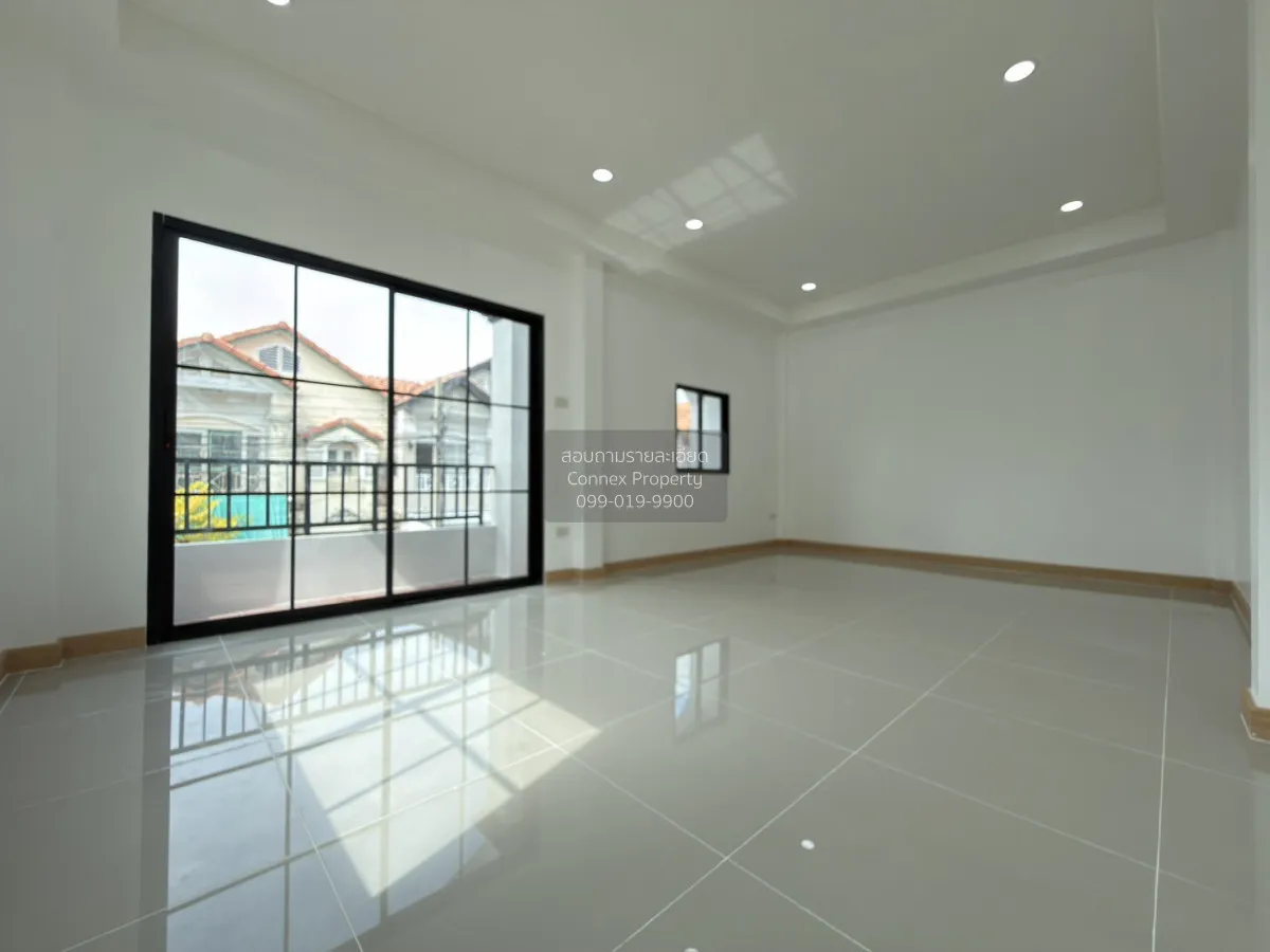 For Sale Townhouse/Townhome  , Silpakarn Park 5  Wongwaen - Ratta