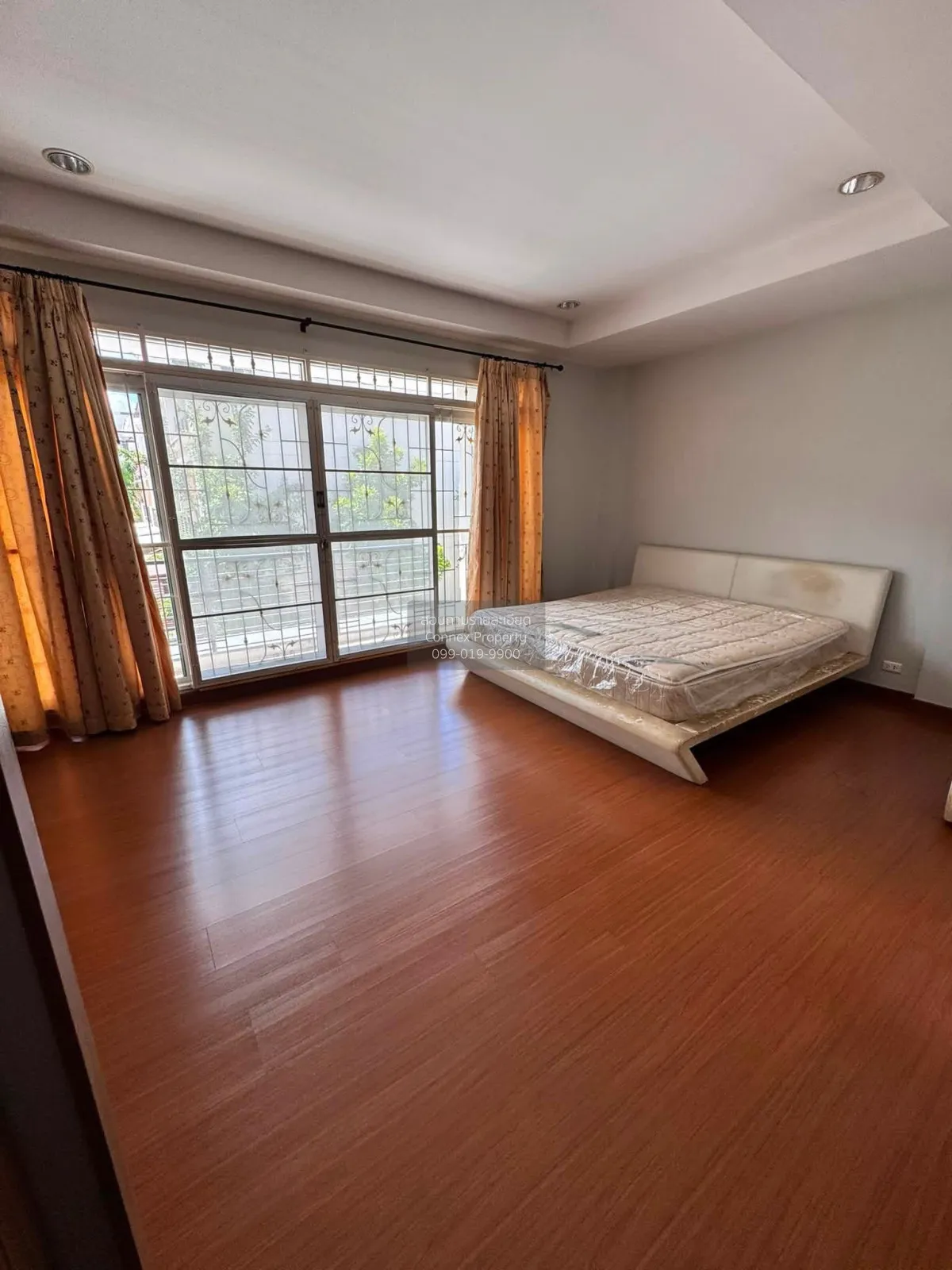 For Sale Townhouse/Townhome  , Baan Klang Krung The Royal Vienna 