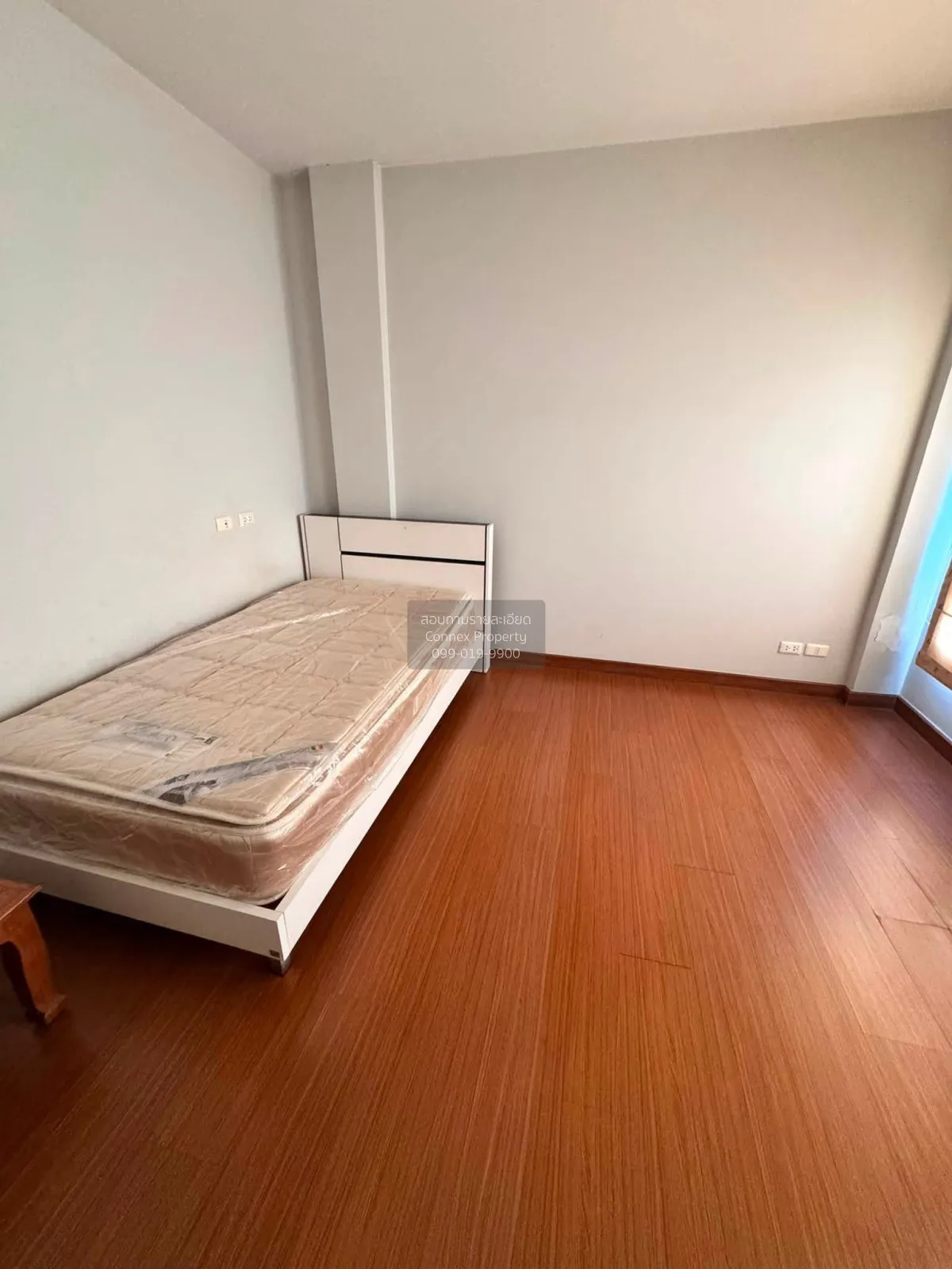 For Sale Townhouse/Townhome  , Baan Klang Krung The Royal Vienna 