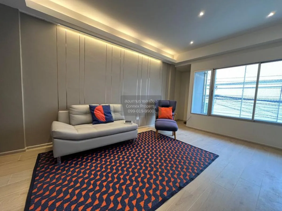 For Sale townhome 4 fl 70 sqm Soi Wachiratham Sathit 8 , Lat Krab 4