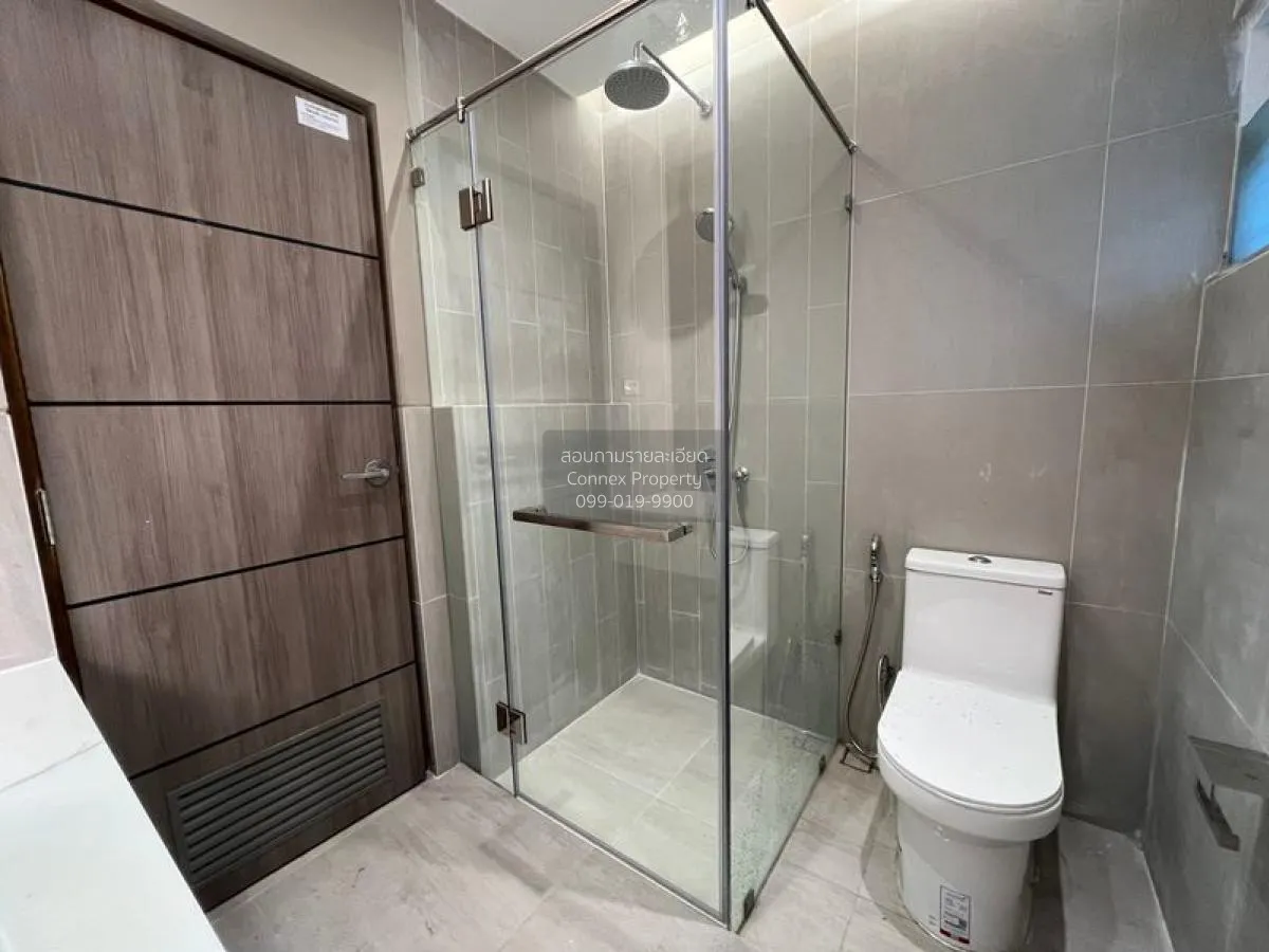 For Sale townhome 4 fl 70 sqm Soi Wachiratham Sathit 8 , Lat Krab
