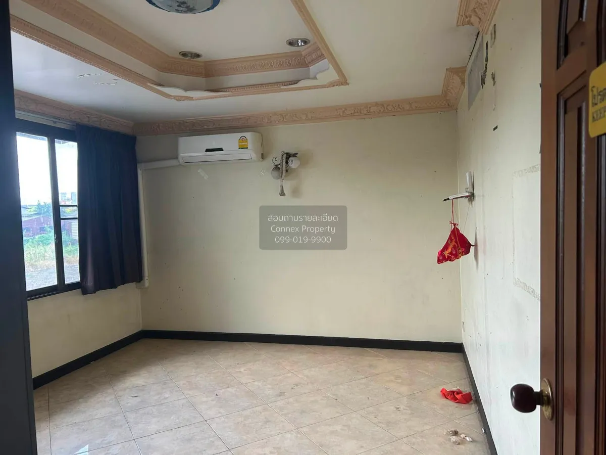 For Sale Three 3-story townhouses attached together , wide fronta