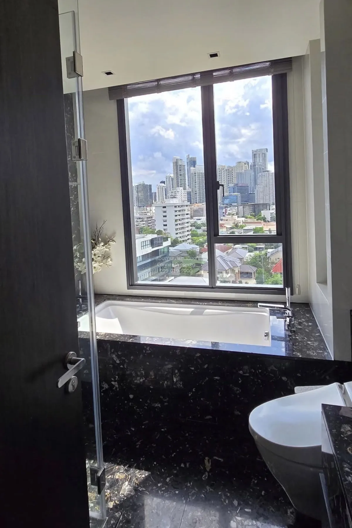 For Rent Condo , Beatniq Sukhumvit 32 , nice view , corner unit ,