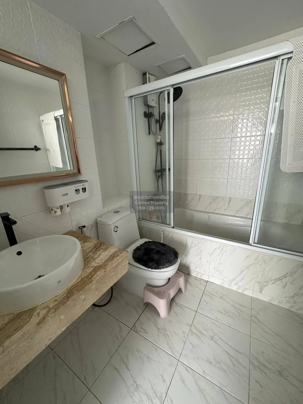 For Rent Condo , Ratchada City 18 , nice view , high floor , corn