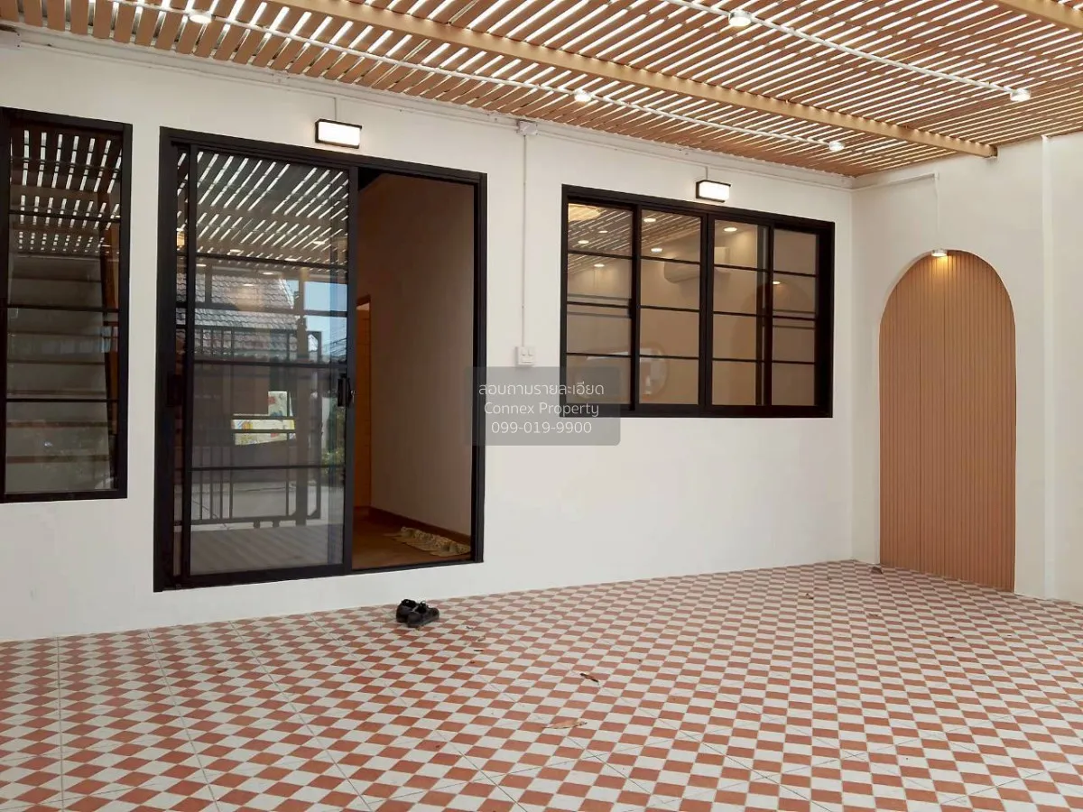 For Sale Tho Rukh Navamin 111 , corner unit , wide frontage , new 3